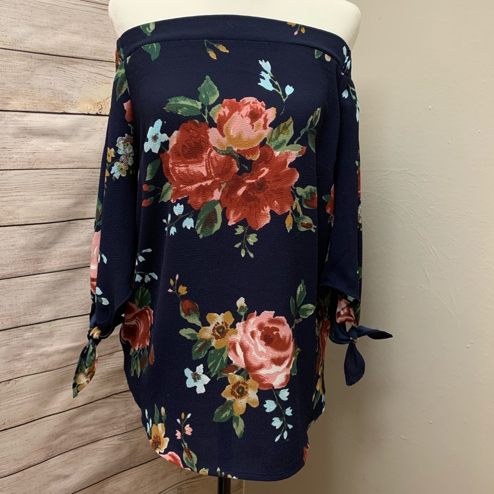 Monteau | Off the Shoulder Floral Top